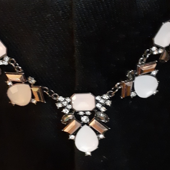 CHRISTOPHER BANKS JEWELRY - Picture 3 of 4